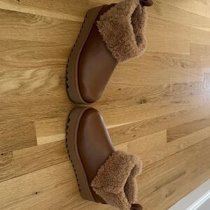 UGG Brown Winter Boots with Tan Fur